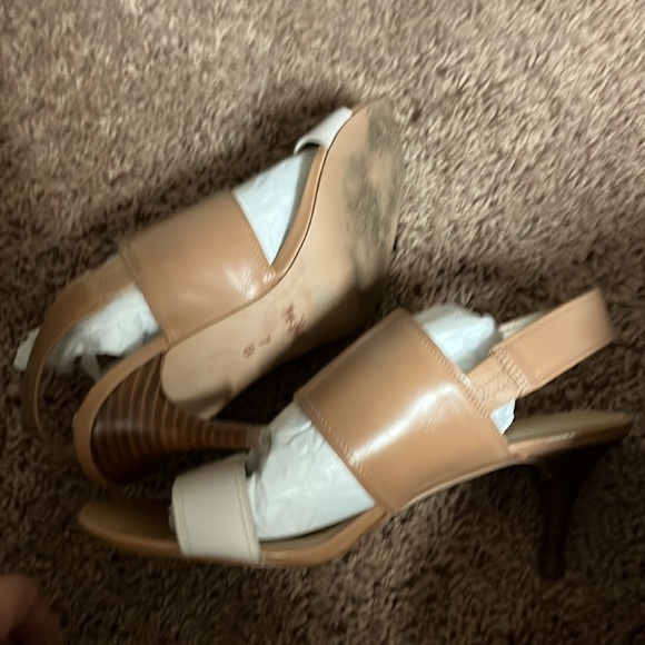 Coach - Picture 3 of 6